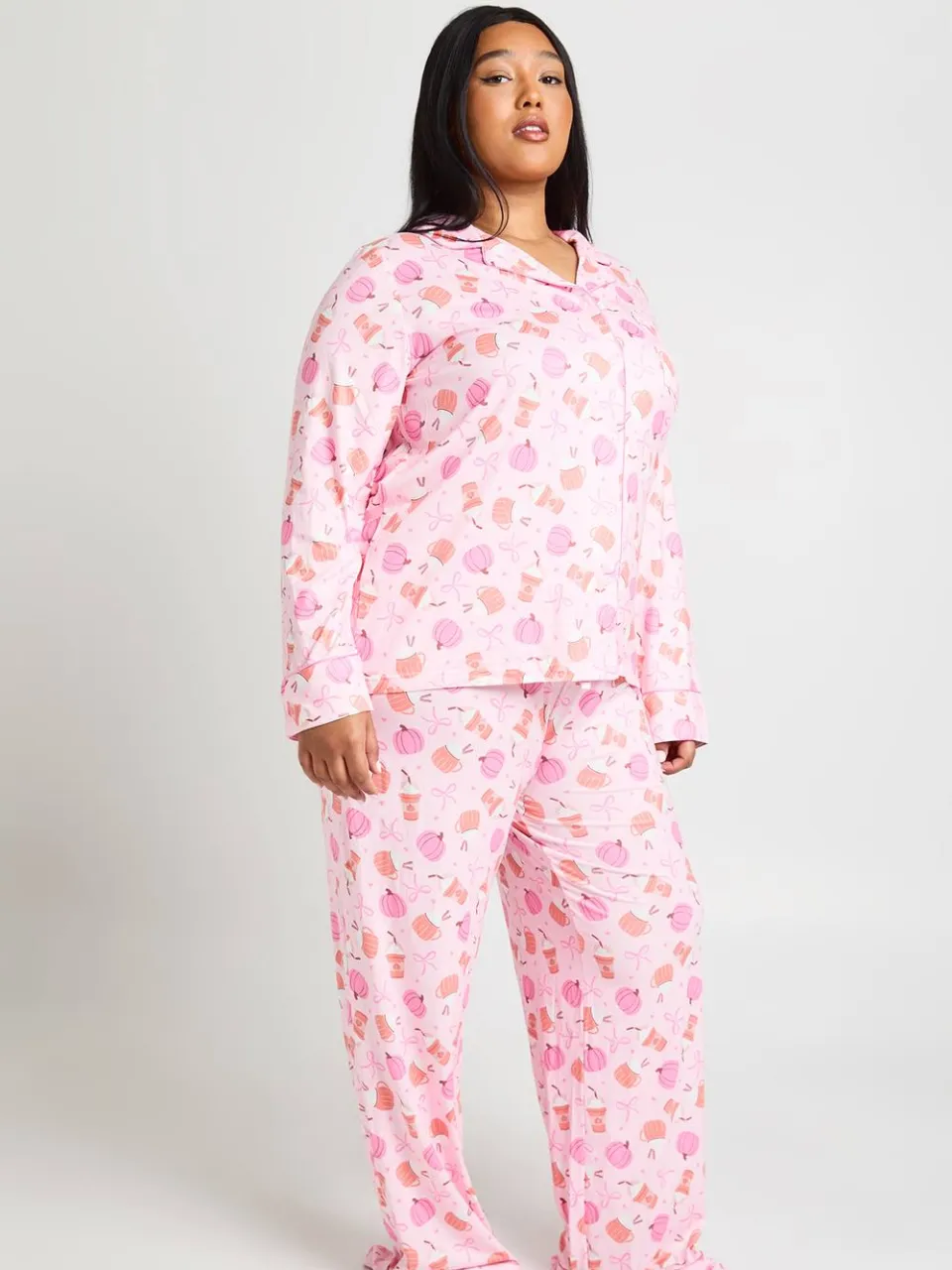 boohoo Dames Plus Bijpassende Familie Super Zacht Pompoen Strik Print Pyjama Set Met Shirt Met Lange Mouwen & Broek lichtroze, foto 2