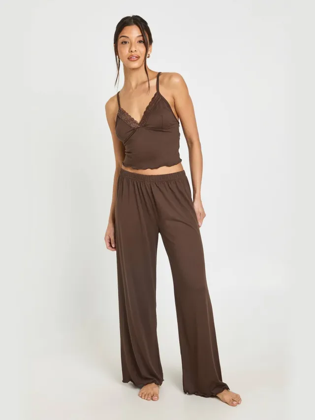 boohoo Dames Jersey Pyjama Set Met Kanten Rand Cami & Broek Chocoladebruin