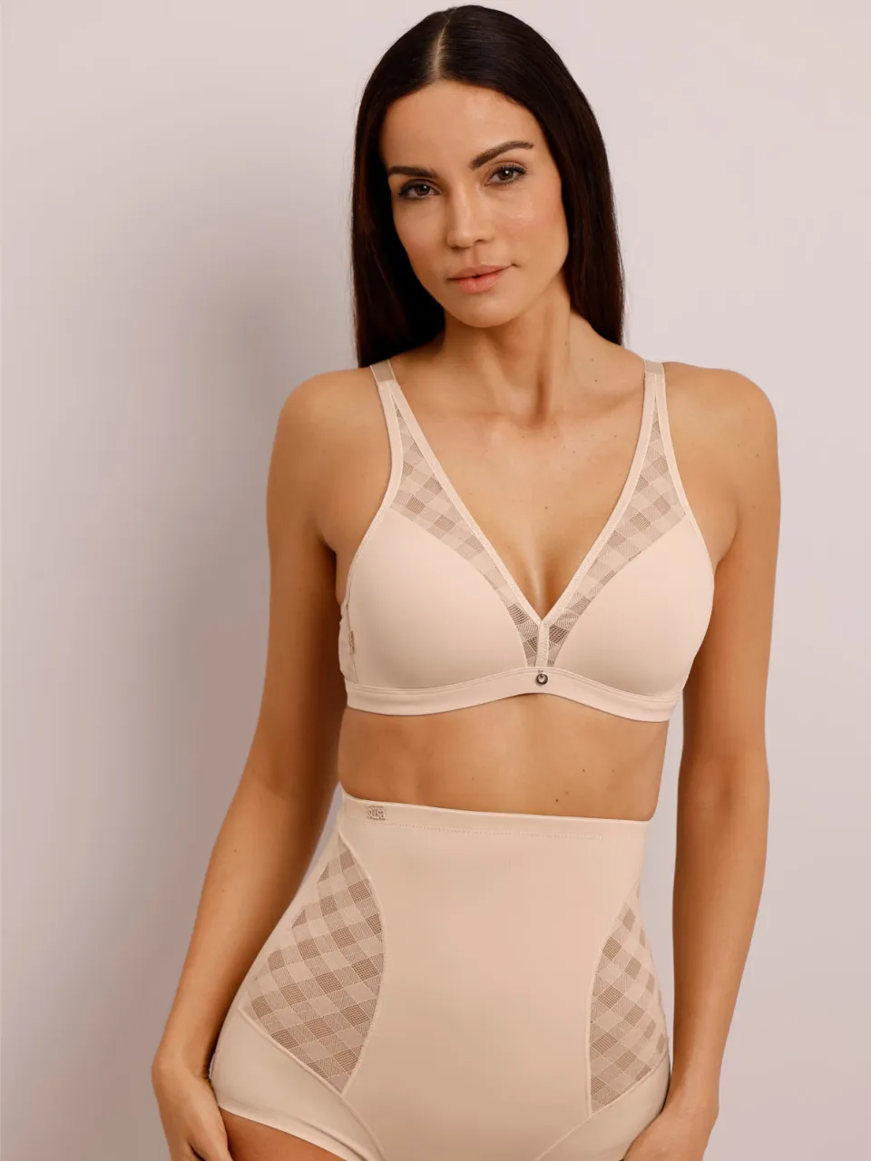 Figuurslip beige ivoorkleur