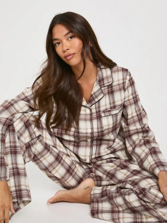 boohoo Dames Geborsteld geruit lange mouwen overhemd & broek pyjamaset Chocoladebruin