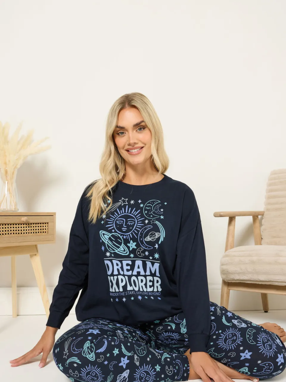 Yours Marineblauwe 'Dream Explorer' Pyjamaset Met Manchetten-44, foto 4