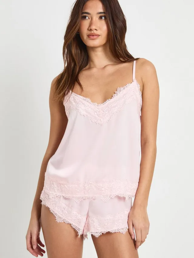 boohoo Dames Pyjama Set met Camisole & Shorts met Wimper Kant Afwerking Roze
