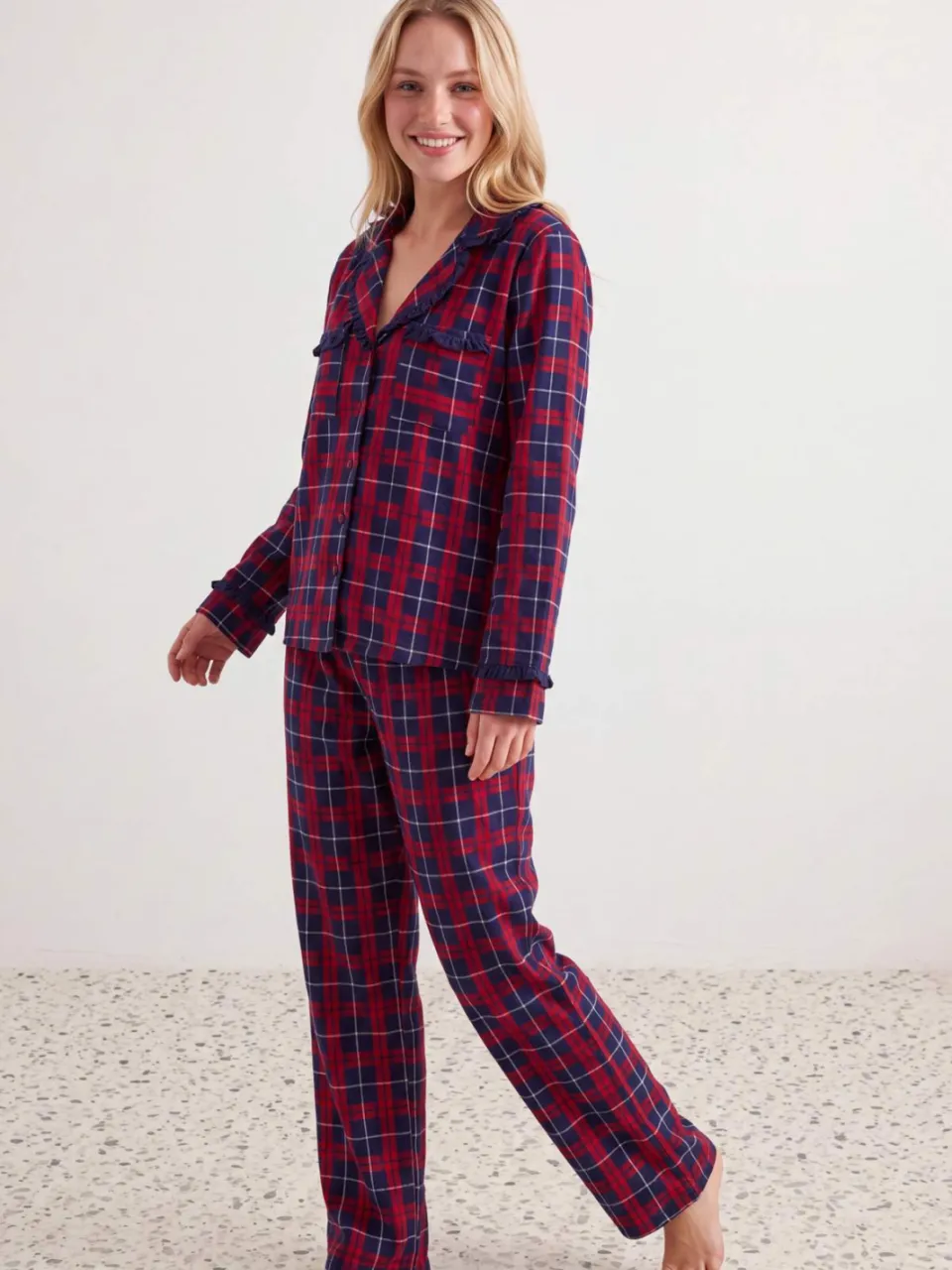 Trendyol TRENDYOLMİLLA Dames Rood Geruit Lang, Regular fit Pyjama- Sets