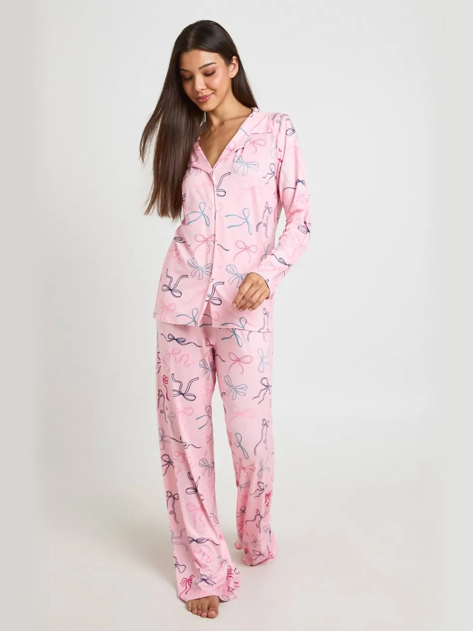 boohoo Dames Pyjama Set Met Strikjesprint En Lange Mouwen & Broek baby roze, foto 3