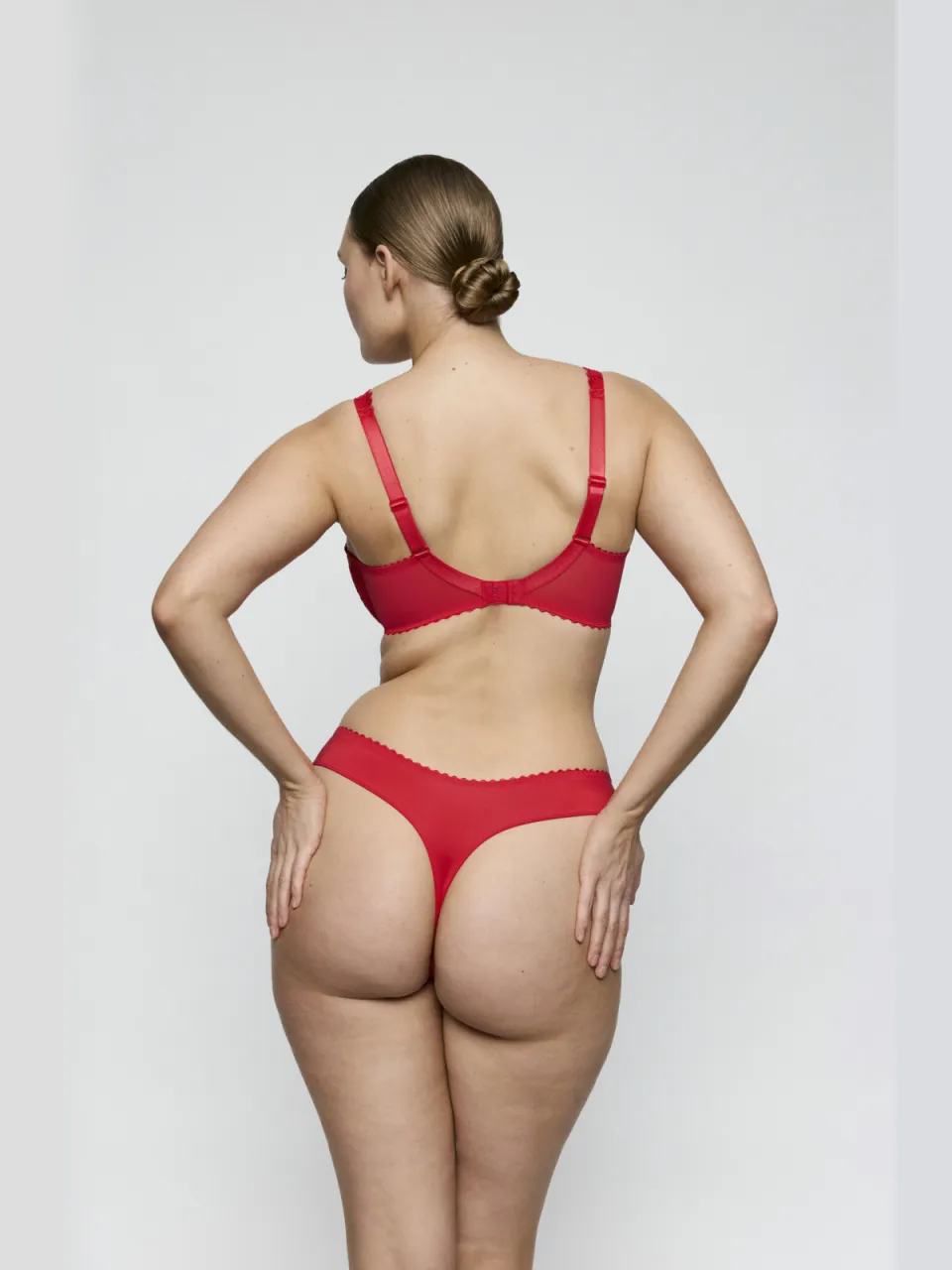 PrimaDonna Solisse string rood, foto 3