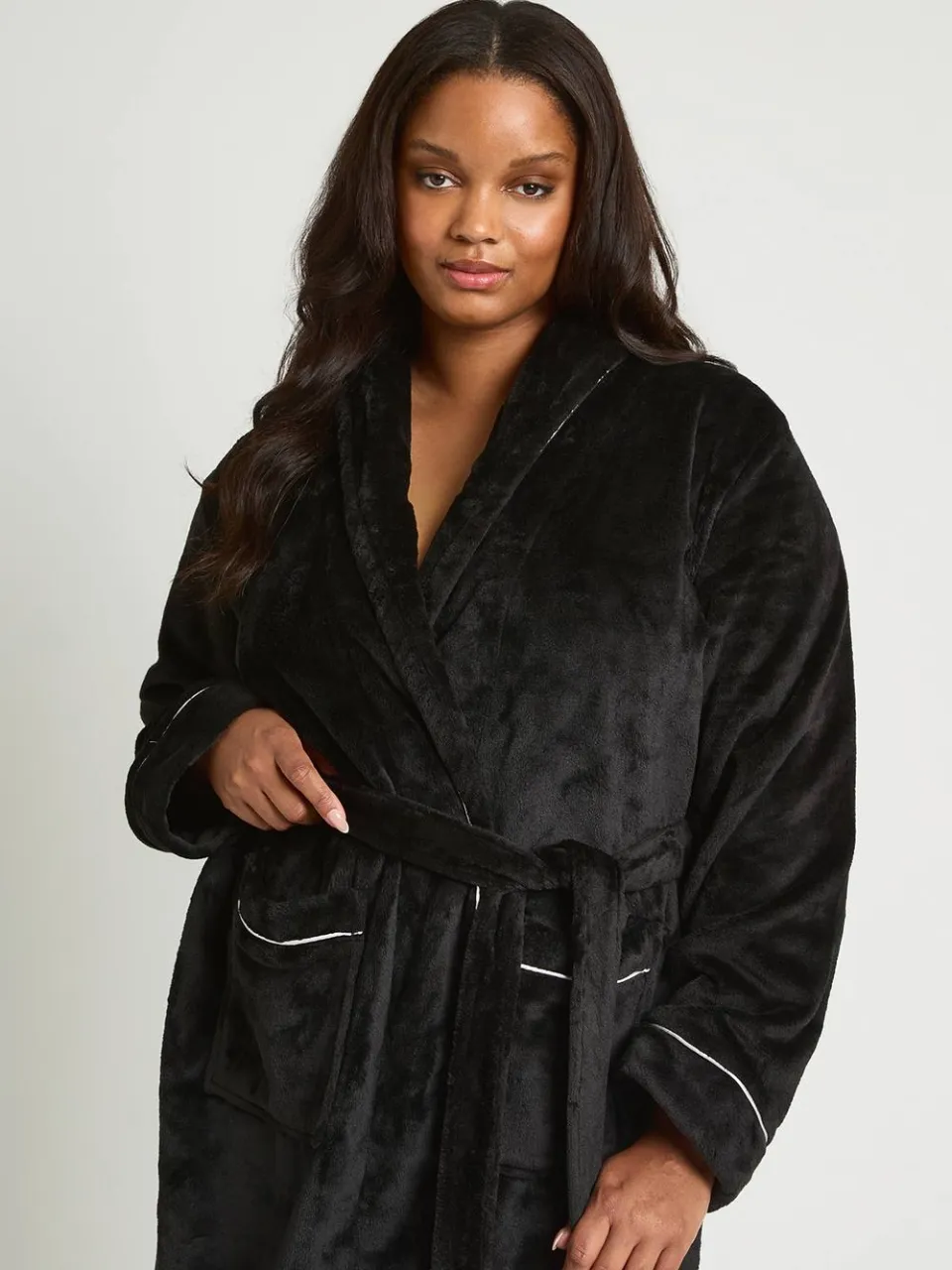 boohoo Dames Plus Fleece Kamerjas Met Paspeldetail Lang Model zwart, foto 3