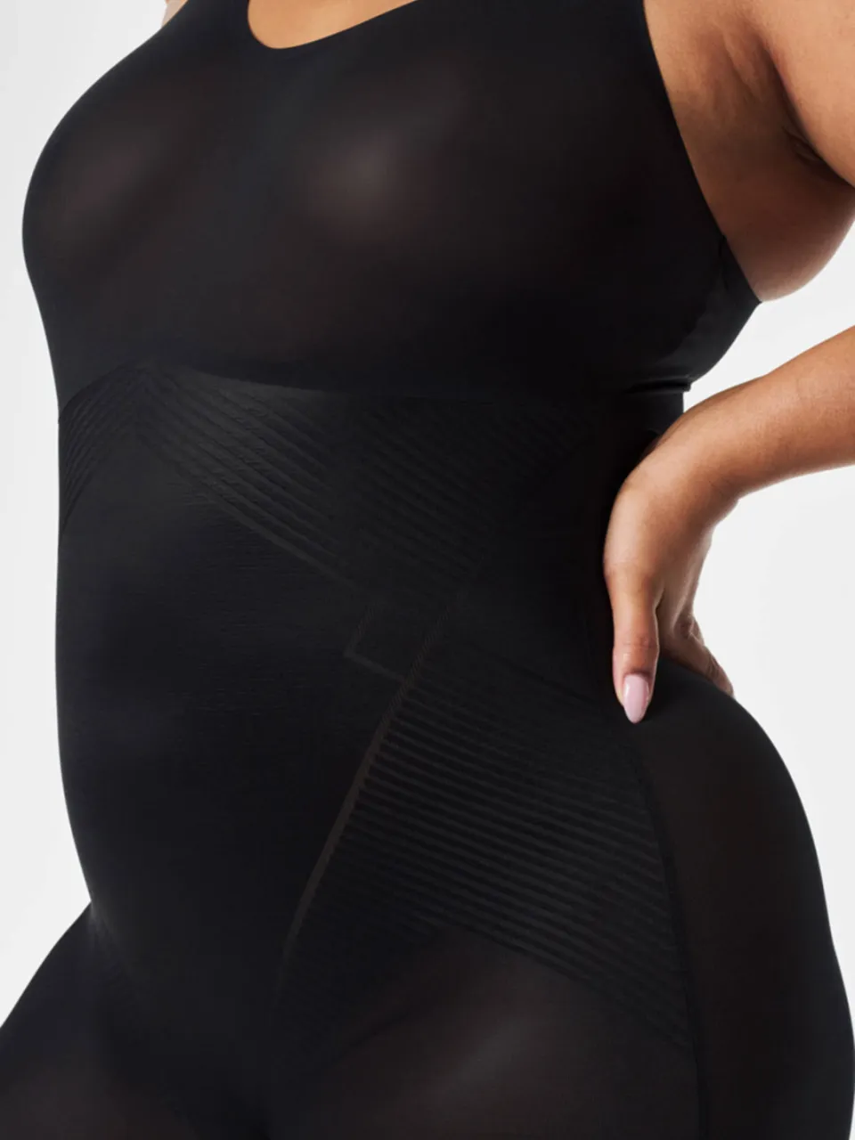SPANX SPANXshape™ Invisible medium corrigerende Closed-Bust Mid-Thigh bodysuit zwart, foto 7