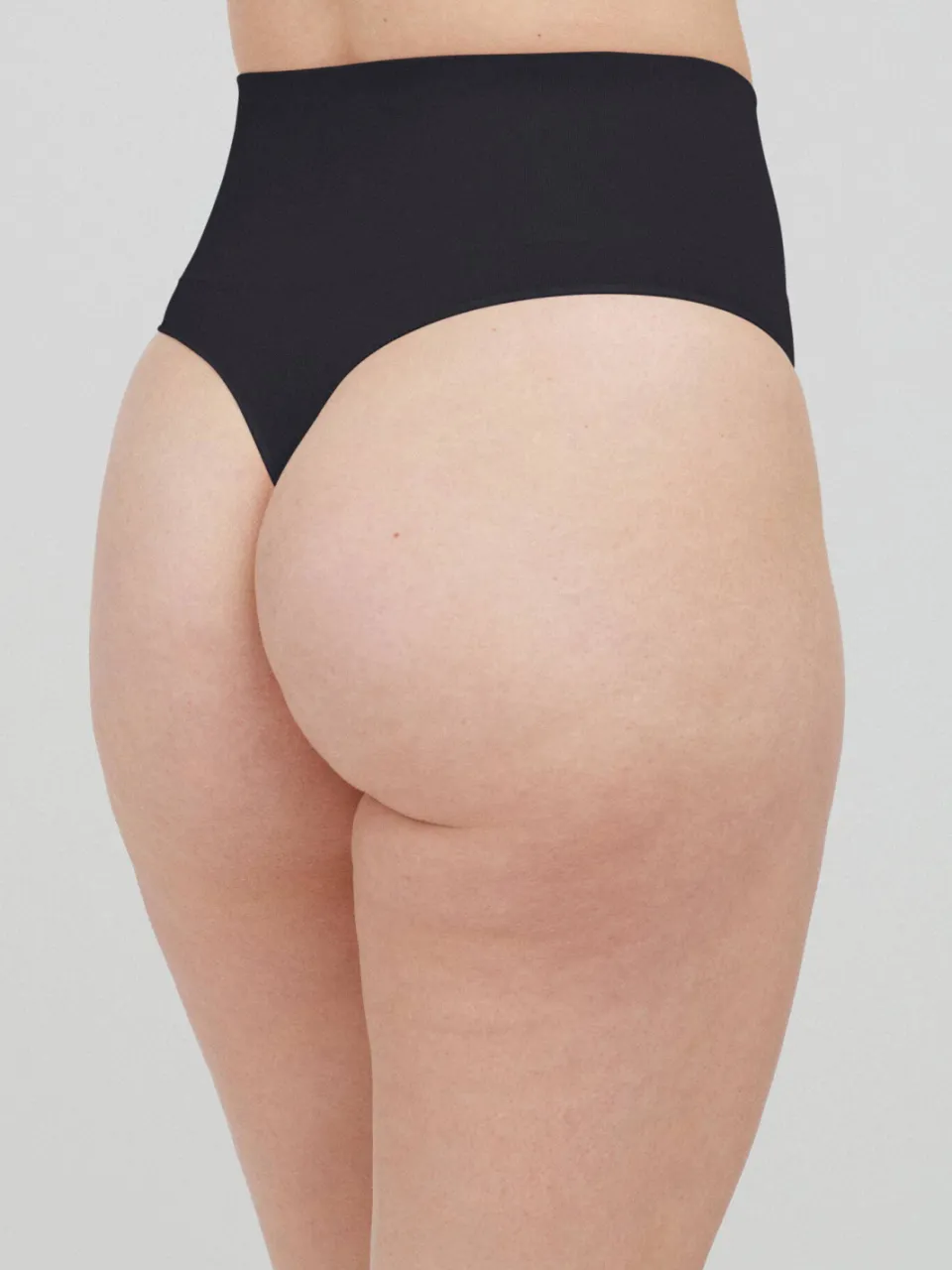 Spanx SPANXshape™ ExtraOrdinary seamless medium corrigerende string zwart, foto 4