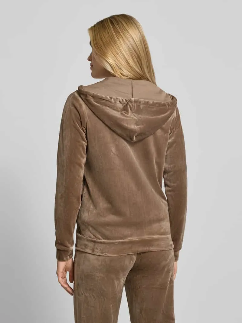 b.Young Twinset met kangoeroezak model 'MITZA SET' lichtbruin, foto 3