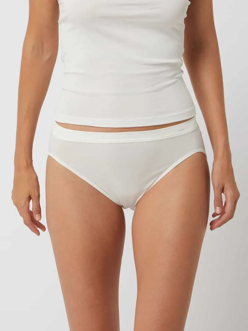 Mey Slip met deelnaden, model 'Emotion' Beige