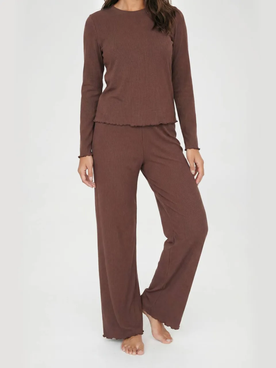boohoo Dames Geribbelde Pyjama Set Met Lange Mouwen Top En Broek Met Sla Zoom chocoladebruin, foto 3