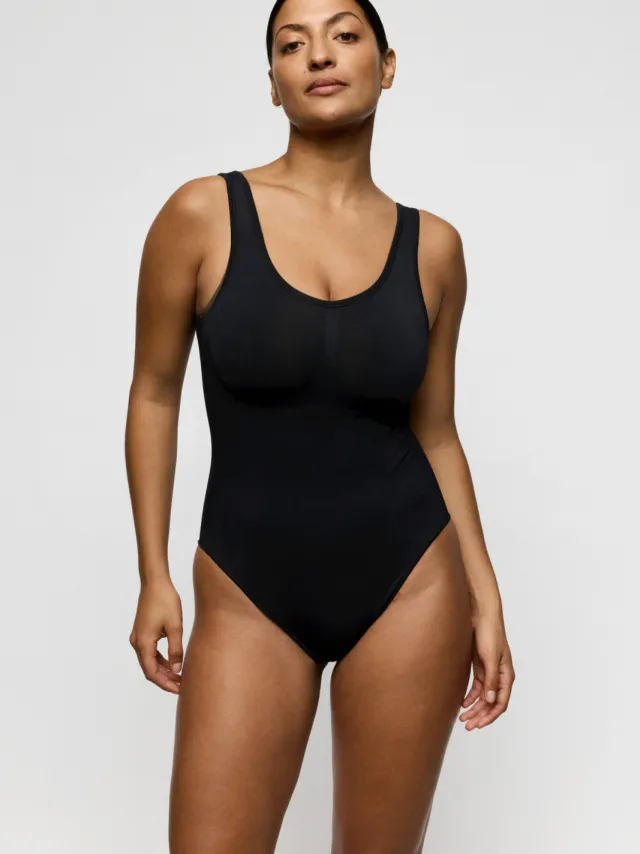 PrimaDonna medium corrigerende body Nudda zwart