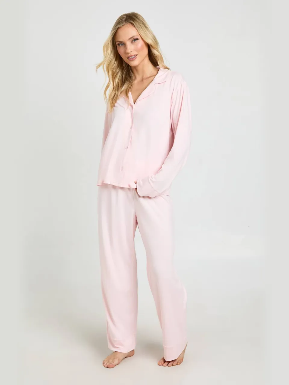 boohoo Dames Petite Zachte Pyjama Set Met Doorknoop Shirt En Broek baby roze, foto 3