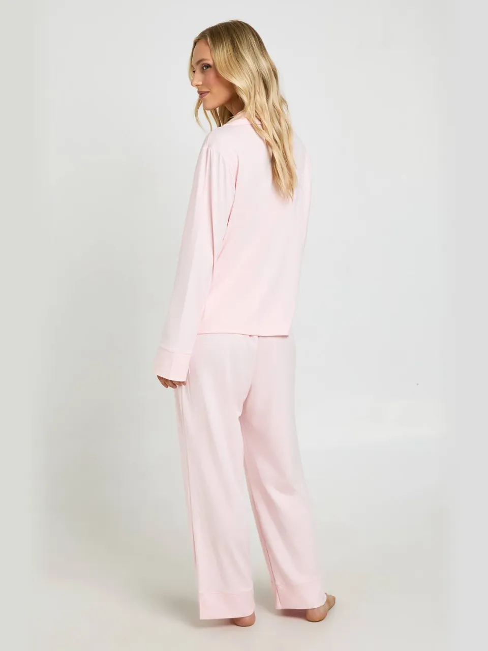 boohoo Dames Petite Zachte Pyjama Set Met Doorknoop Shirt En Broek baby roze, foto 2