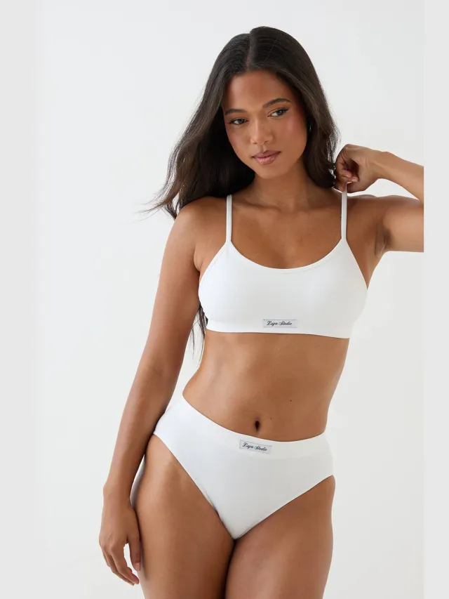 DSGN Studio Dames Dsgn Studio Naadloze Bralette Met Ronde Hals En Slipje Lingerieset Wit