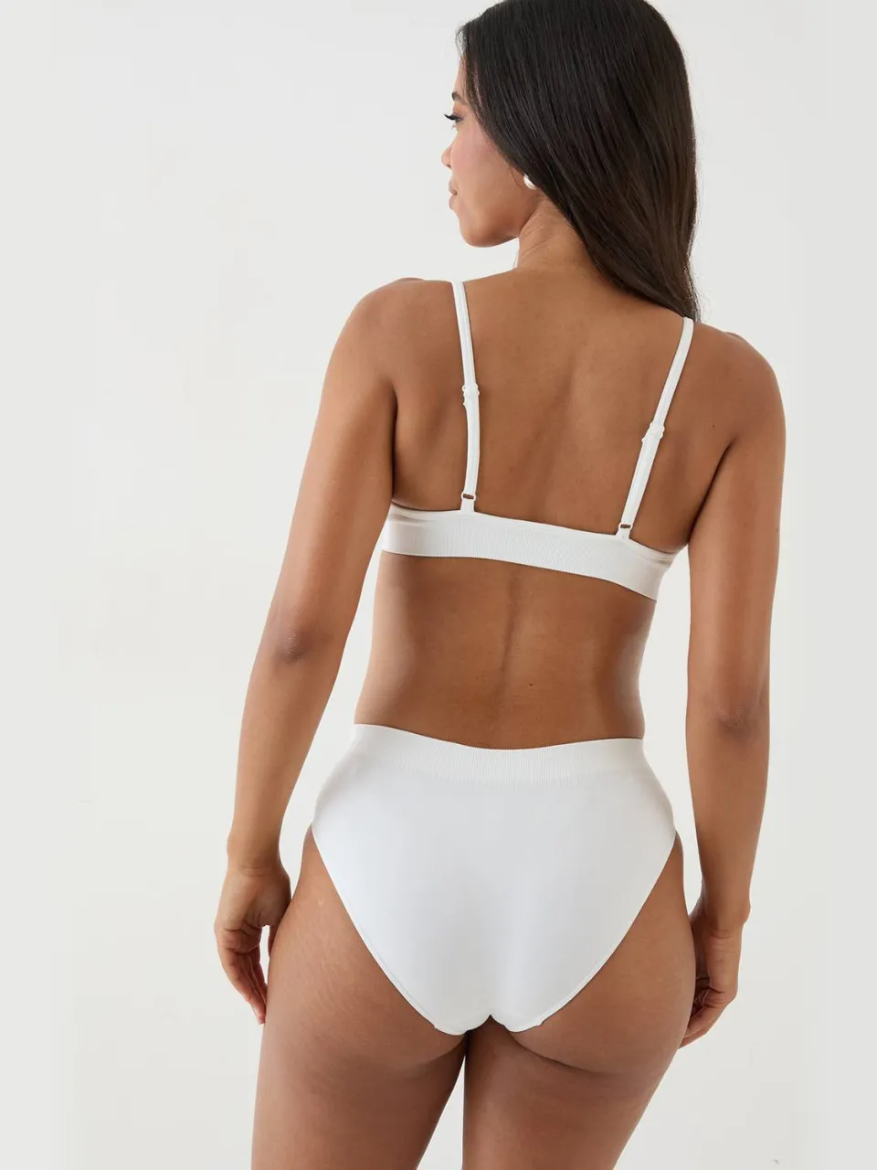 Dames Dsgn Studio Naadloze Bralette Met Ronde Hals En Slipje Lingerieset wit, foto 3