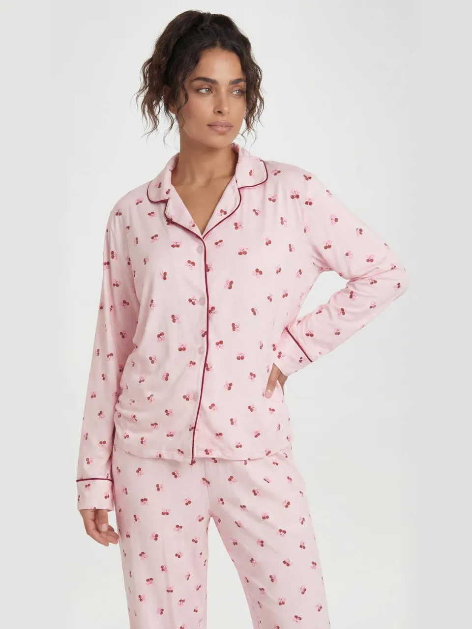boohoo Dames Pyjamaset Met Kersenprint, Paspeldetail, Lange Mouwen En Broek baby roze, foto 3