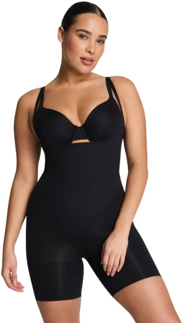 Spanx SPANXsculpt GoFigure Open Bust Midthigh Bodysuit - Kleur Zwart Very Black