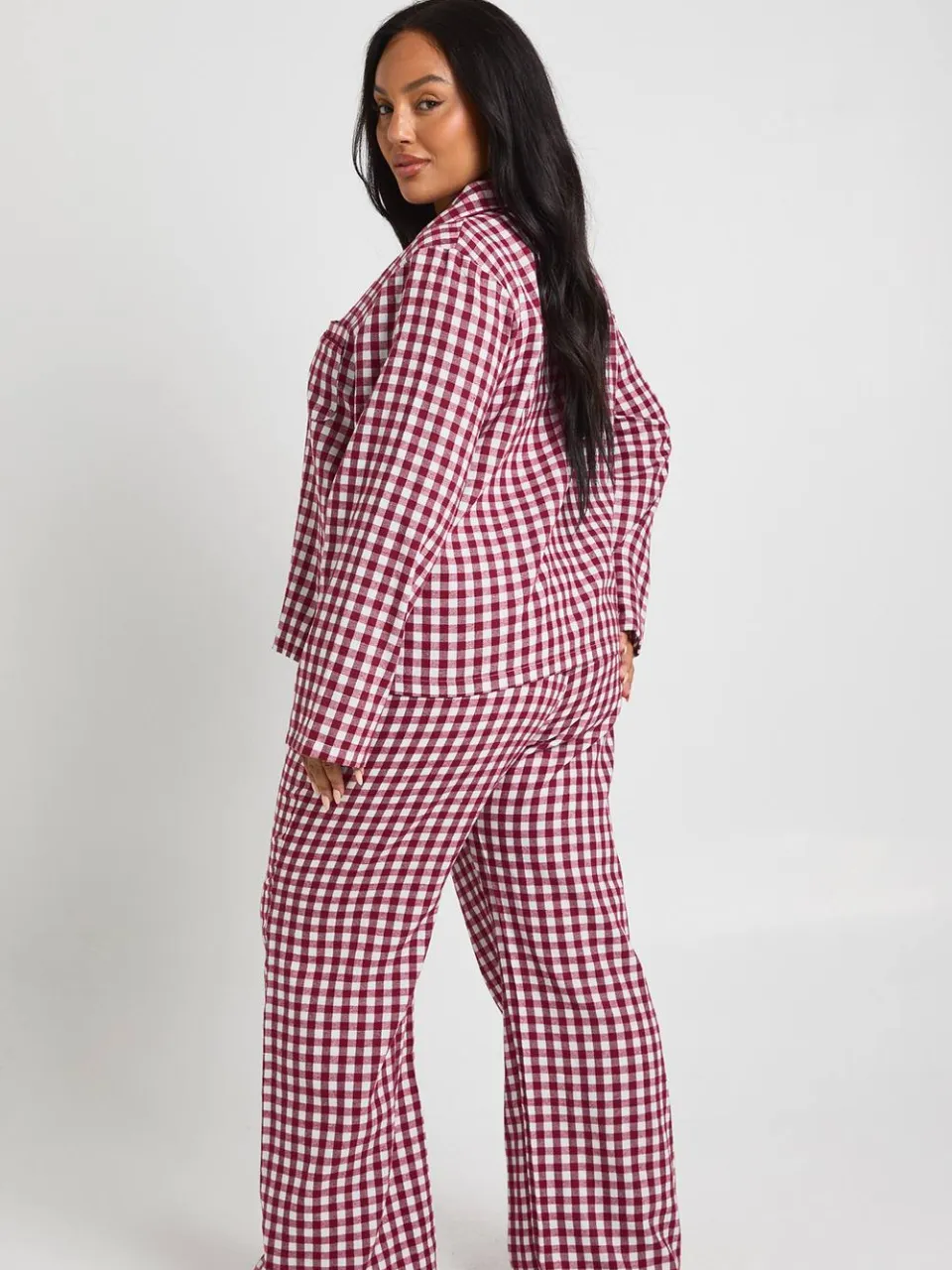 boohoo Dames Plus Soft Touch Gingham longarmhemd en broek pyjamaset bordeaux rood, foto 4