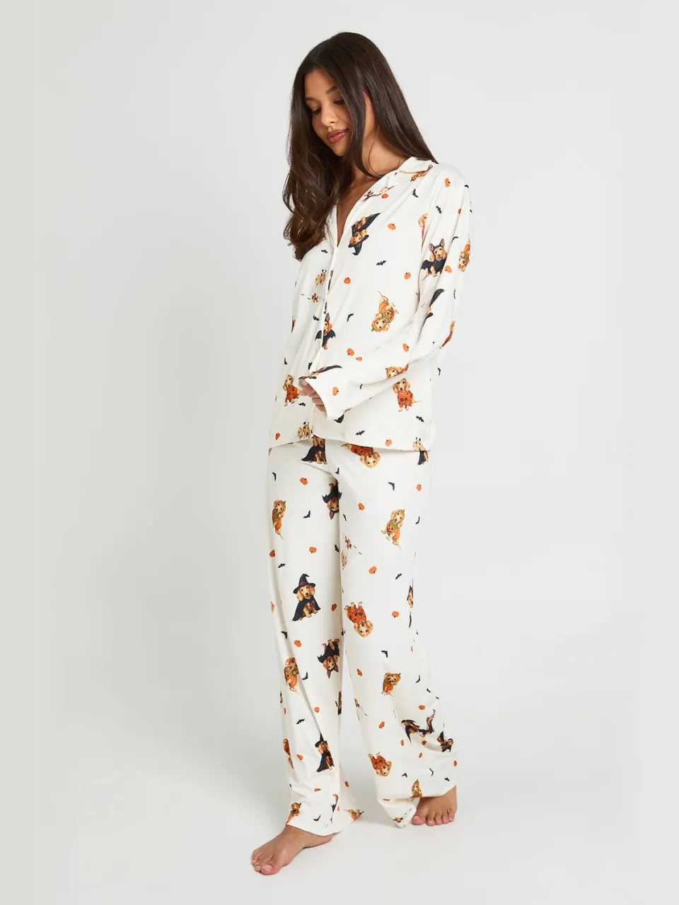 boohoo Dames Halloween Honden Print Pyjama Set Met Shirt Met Lange Mouwen & Broek crème, foto 4