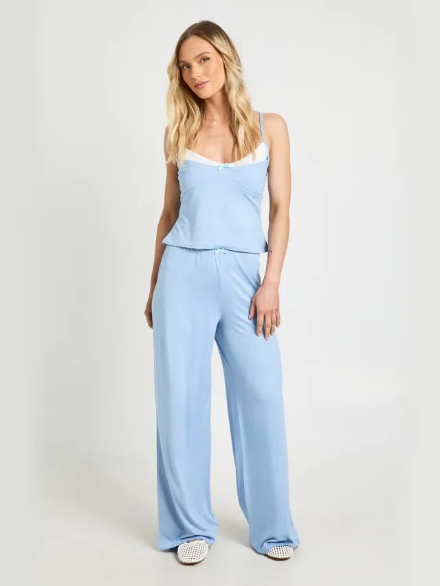 boohoo Dames Petite Contrasterende Cami & Broek Set Babyblauw