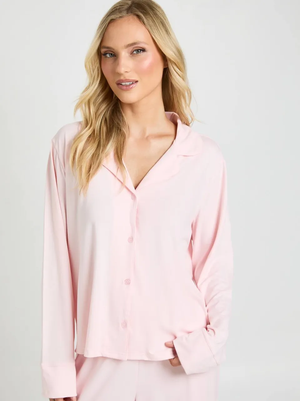 boohoo Dames Petite Zachte Pyjama Set Met Doorknoop Shirt En Broek baby roze, foto 4