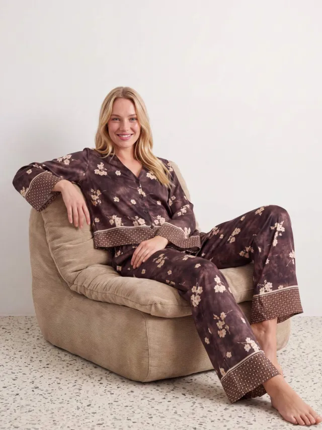 Trendyol TRENDYOLMİLLA Dames Meerkleurig Bloemenprint Lang, Regular fit Pyjama- Sets Veelkleurig