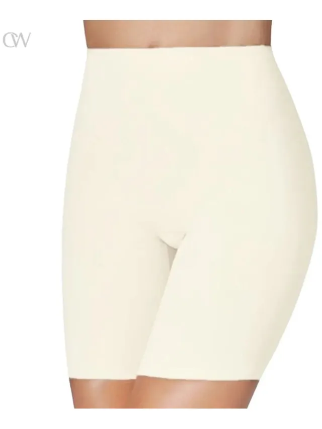 Janira Perfect Curves Short | Ivory Ivoor