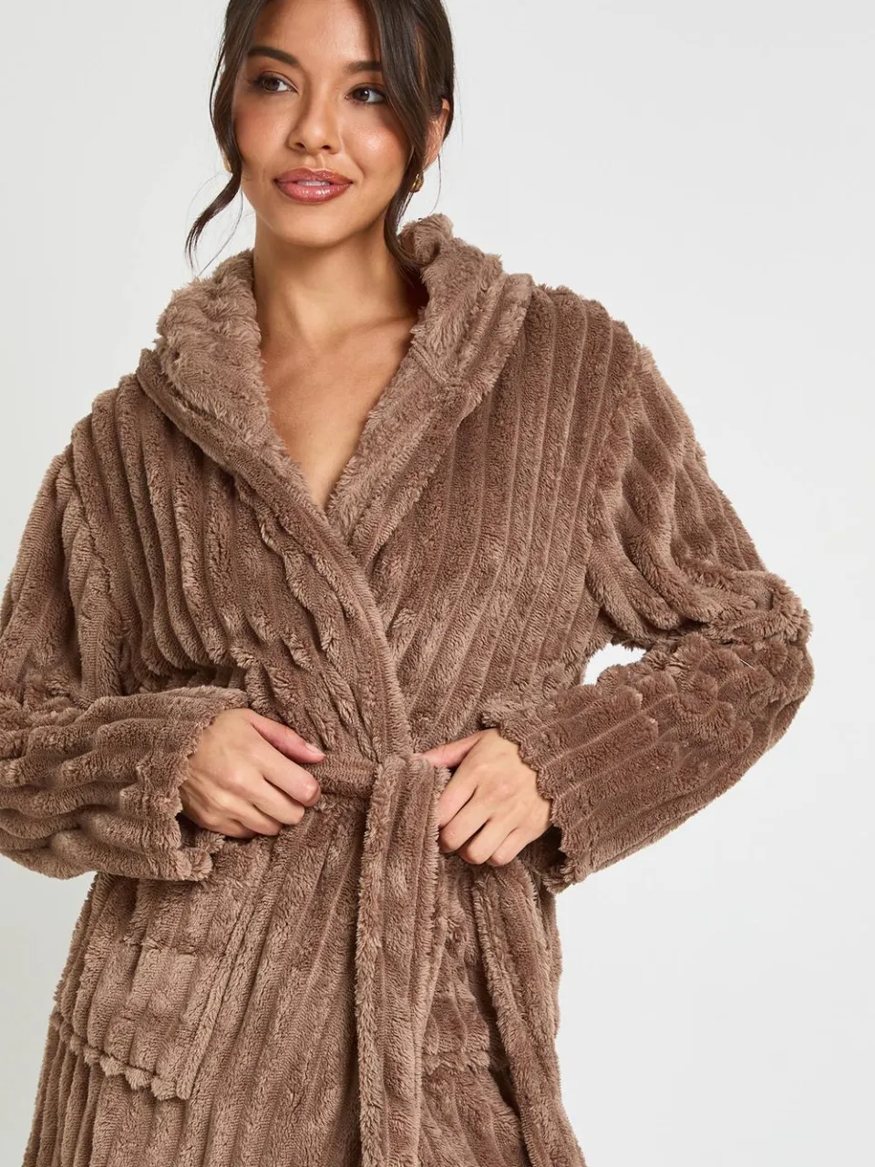 boohoo Dames Geribbelde Fleece Kamerjas Met Capuchon Lang mokka, foto 3