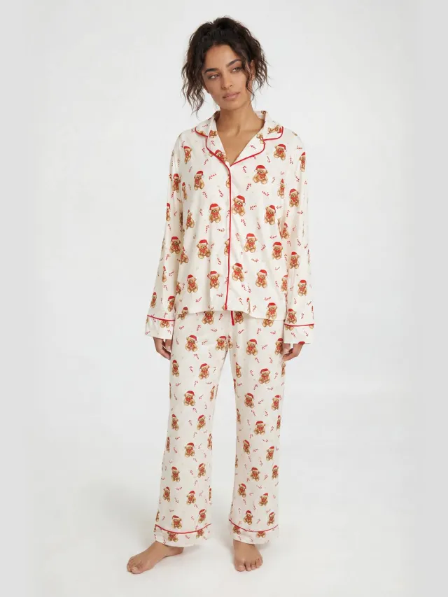 boohoo Dames Kerstbeer & Zuurstok Print Pyjama Set Met Biesdetail Lange Mouw & Broek Wit