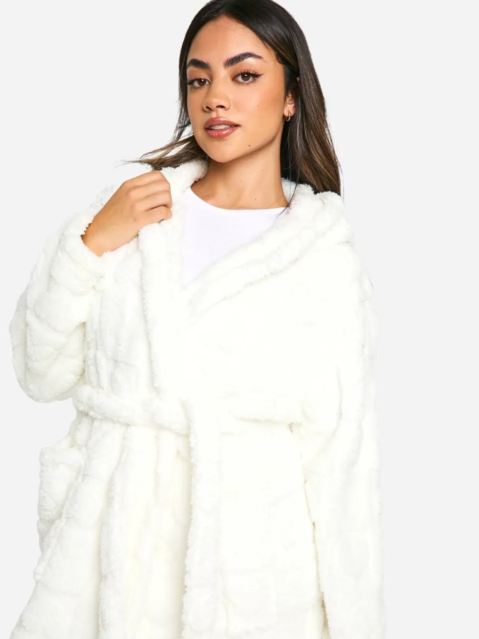 boohoo Dames Badjas van fleece met hartenrelief crème, foto 4