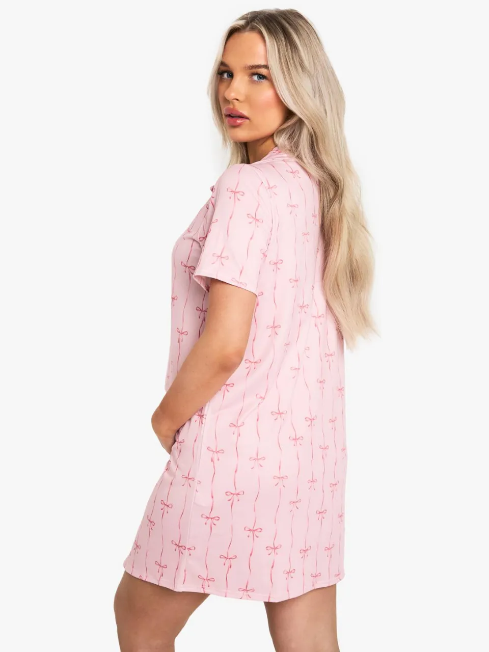 boohoo Dames Zwangerschapsnachtjapon met strikprint, knoopsluiting en kraag roze, foto 2