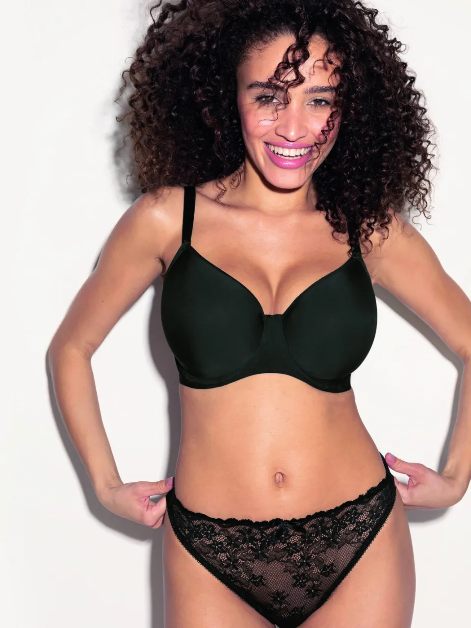 Freya Essentially Smooth voorgevormde beugelbh zwart
