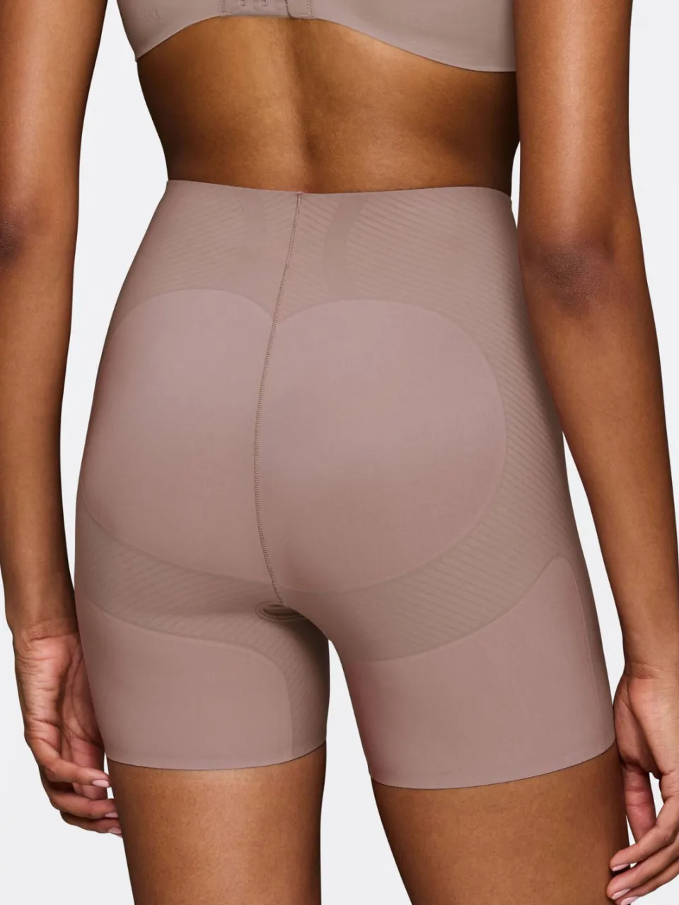 Triumph ILLUSION CURVE corrigerend broekje bruin, foto 3