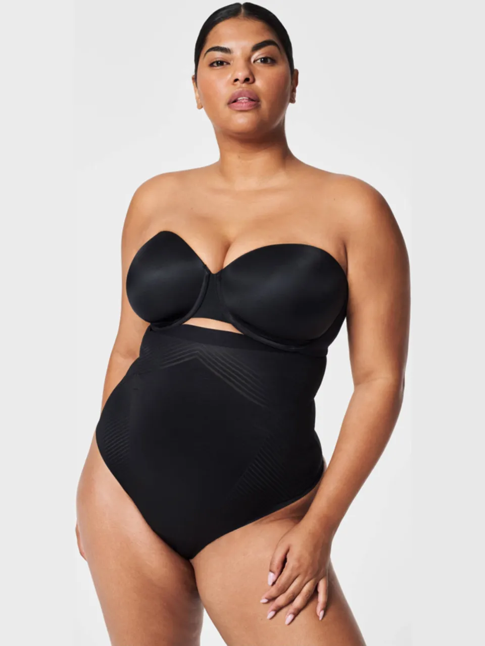 SPANX SPANXshape™ Invisible high waist medium corrigerende string zwart
