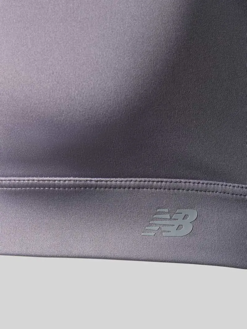 New Balance Yoga bh met cut-out op de rug aan de achterkant middengrijs, foto 3