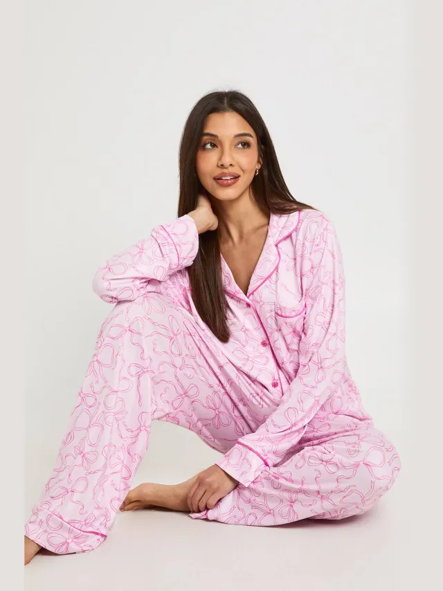 boohoo Dames Pyjama Set Met Strikjesprint Lange Mouwen Shirt & Broek Baby Roze