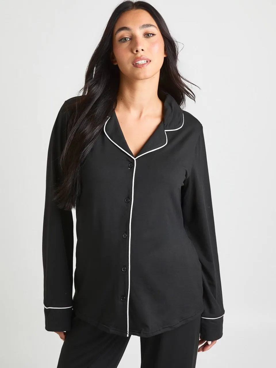 boohoo Dames Zwangerschaps pyjamaset met langmouwshirt en broek met paspeldetails zwart, foto 3