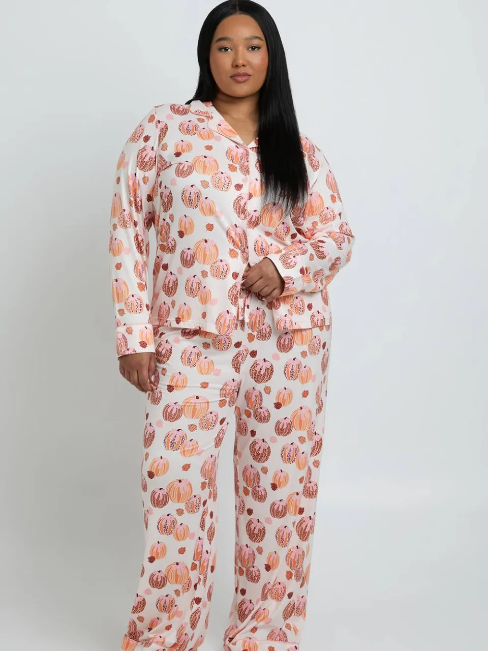 boohoo Dames Plus Bijpassende Familie Superzacht Luipaard Pompoen Print Pyjama Set Met Shirt Met Lange Mouwen & Broek beige, foto 2