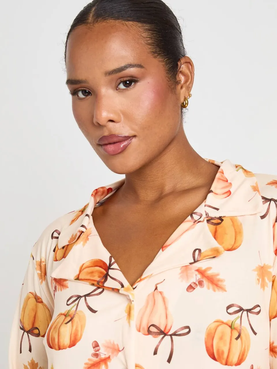 boohoo Dames Plus Pompoen En Strik Lange Mouwen Shirt & Broek Pyjama Set oranje, foto 4