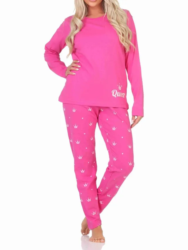 Lange Normann damespyjama in prachtige kleuren en een kroonmotief roze