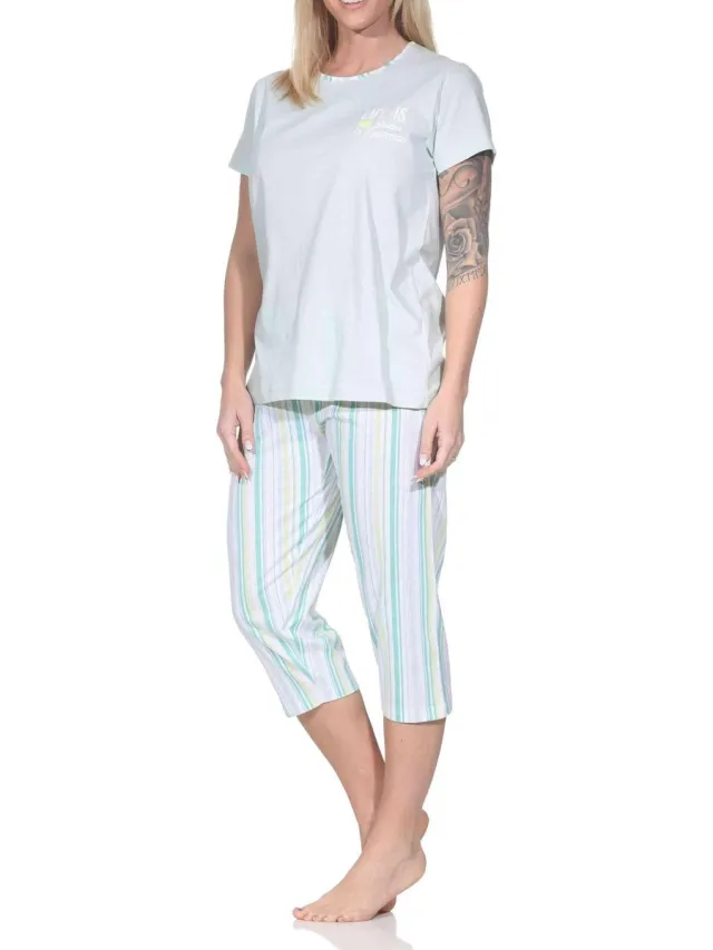 Normann dames pyjama met korte mouwen en gestreepte capri pyjamabroek grün