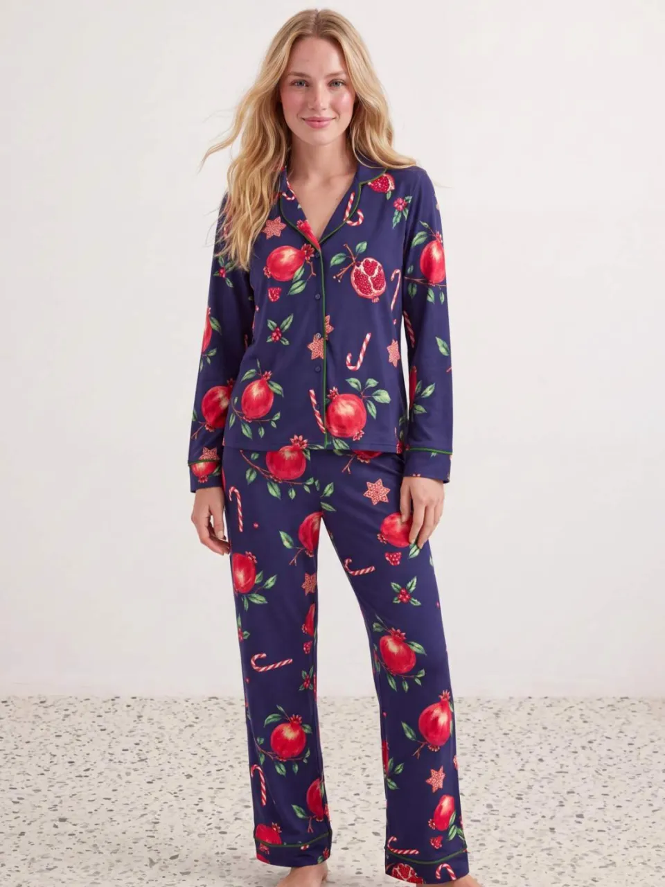 Trendyol TRENDYOLMİLLA Dames 2-pack Donkerblauw Met grafische print Lang Loungewear Regular fit Pyjama- Sets Marineblauw/Blauw