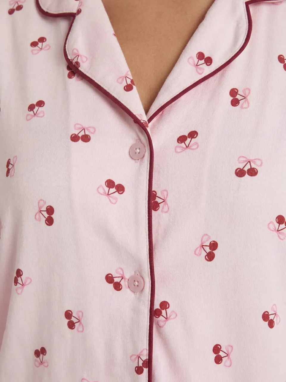 boohoo Dames Pyjamaset Met Kersenprint, Paspeldetail, Lange Mouwen En Broek baby roze, foto 4