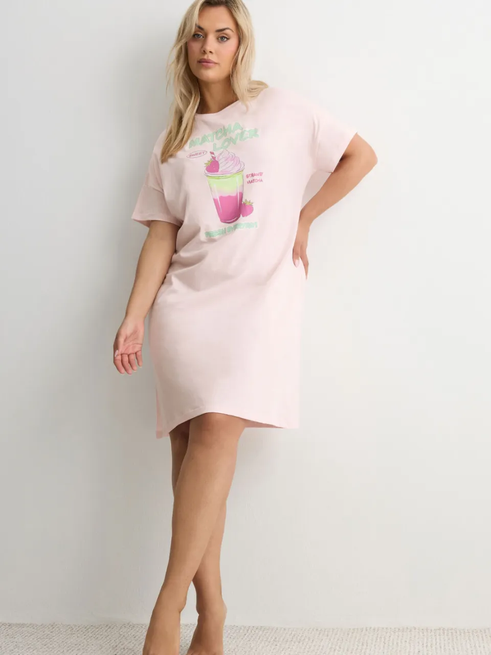 Yours Roze 'Matcha Lover' Slaapshirt-56, foto 2