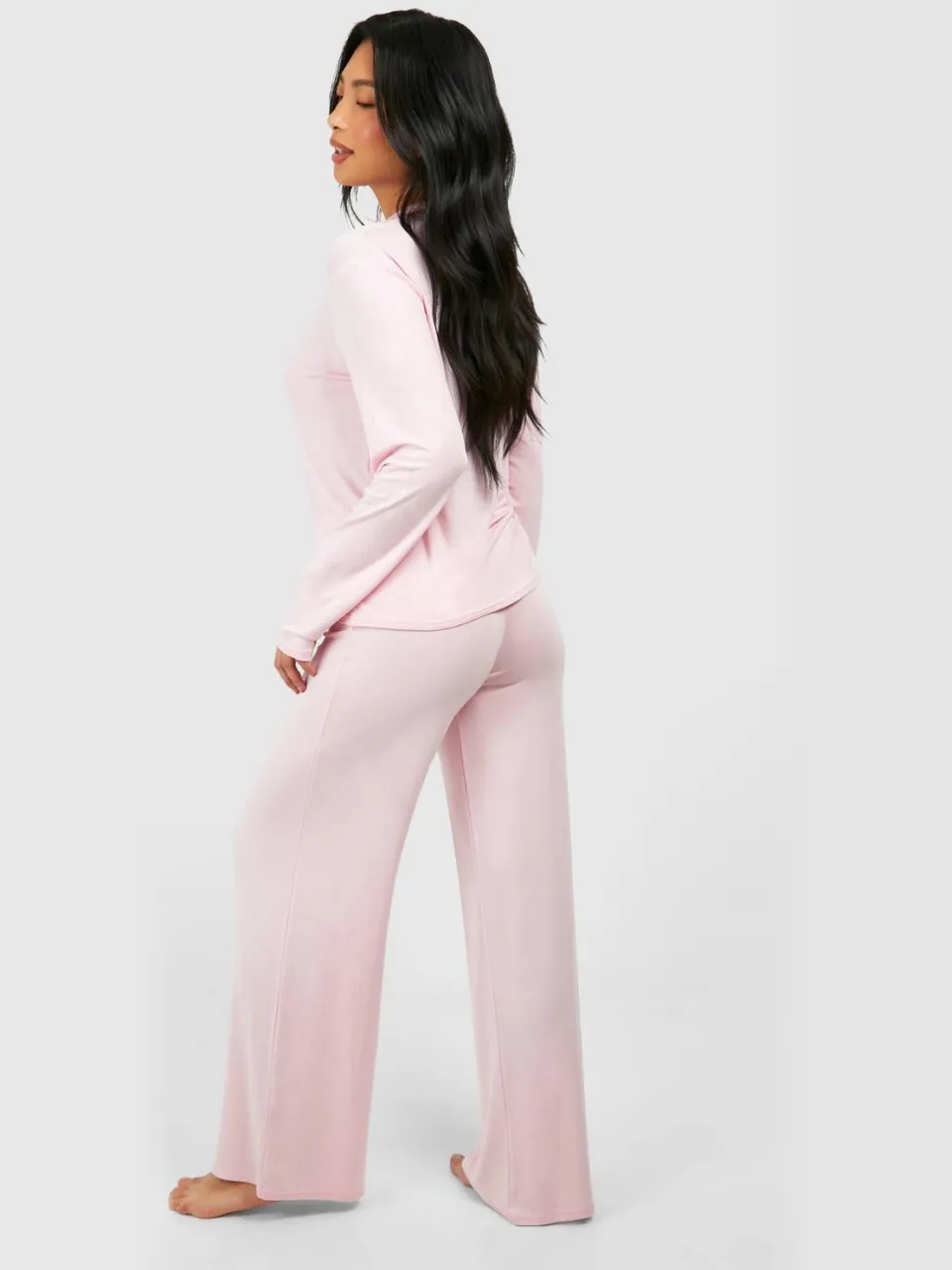 boohoo Dames Petite pyjama set: overhemd met lange mouwen en broek baby roze, foto 2