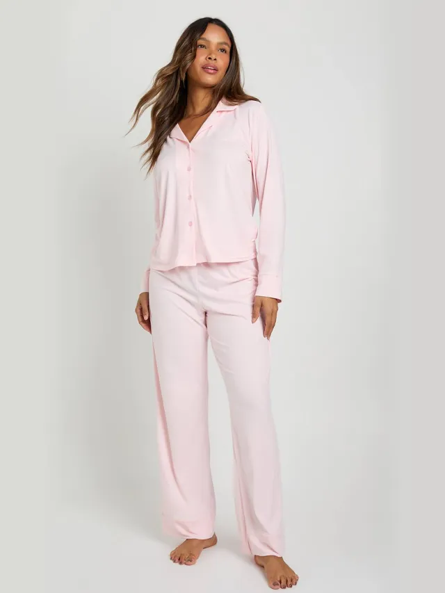 boohoo Dames Pyjamaset met softtouch overhemd met doorlopende knoop en broek Lichtroze