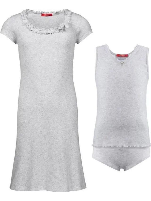 Hanssop Exclusief Luxueus Kinder nachtkleding ; een Luxe mooi zacht grijs Girly Nachthemd met een verfijnde hals verwerking én een bijpassend zacht grijs ondergoed setje zilvergrijs
