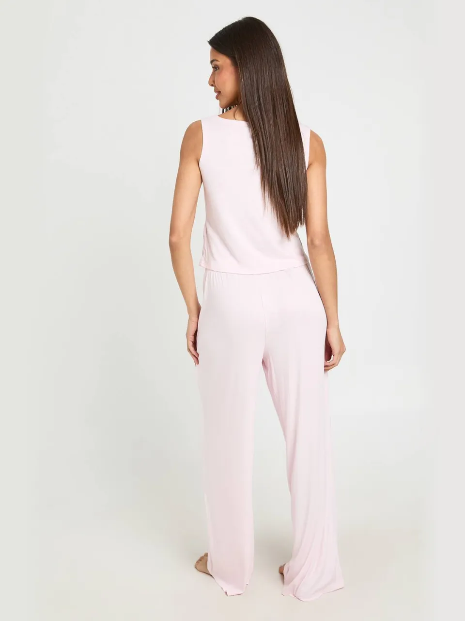 boohoo Dames Zachte Geribbelde Pyjama Set Met Doorknooptop & Wijde Pijpen Broek lichtroze, foto 2