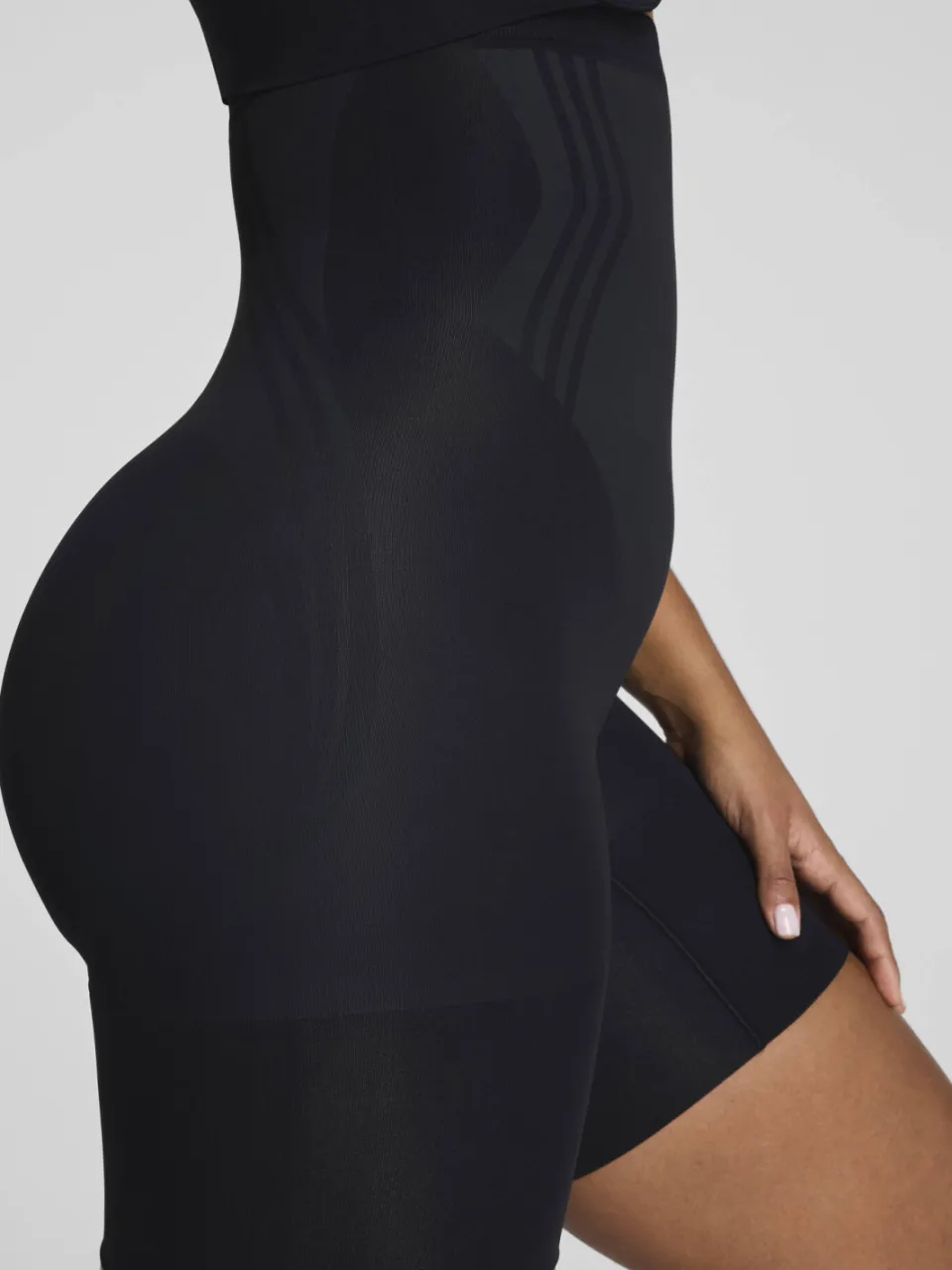 SPANX SPANXsculpt™ GoFigure seamless sterk corrigerende short High Waist Mid Thigh zwart, foto 6
